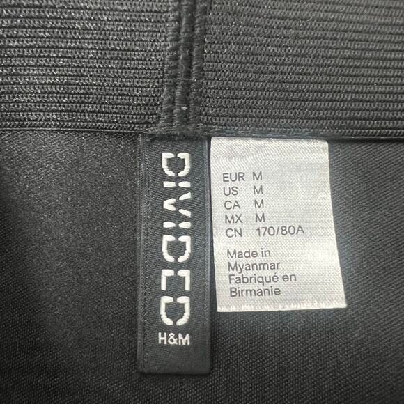 Women's Black Faux Leather Mini Skirt Size M Pull On Elastic Waist Side Slit - Picture 6 of 7